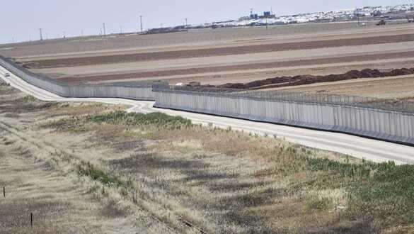 Sınırdaki güvenlik duvarının yüzde 75'i tamamlandı