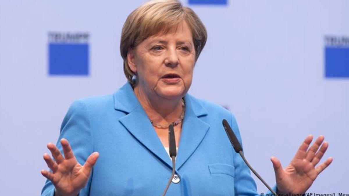 Merkel ocuk iiliine kar mcadele arsnda bulundu