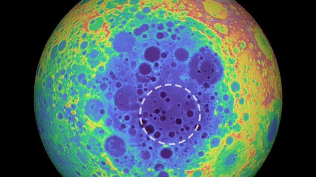 Ay'n en byk krateri altnda gizemli dev bir ktle tespit edildi