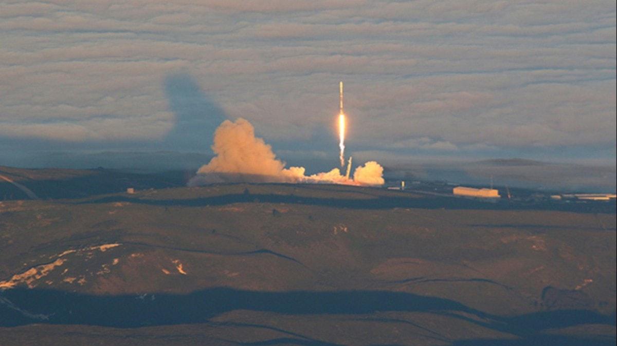 SpaceX, Kanada'nn  uydusunu gnderiyor: Canl yayn