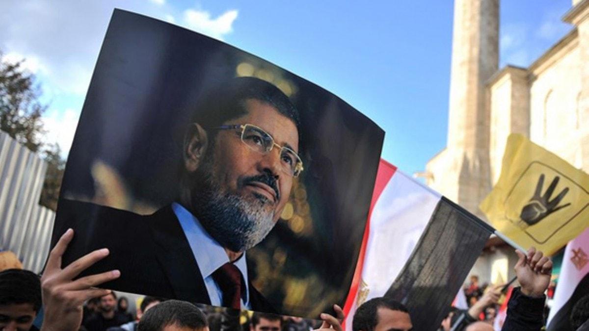 Muhammed Mursi'nin cenazesi Kahire'de defnedildi