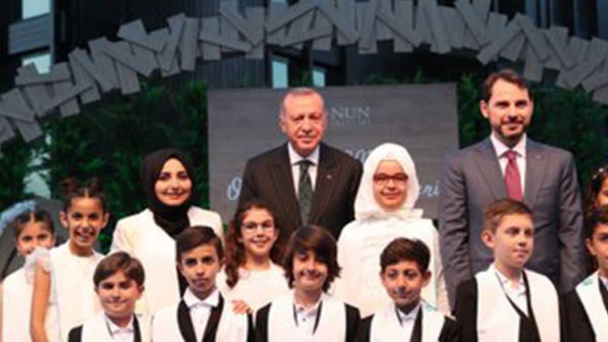 Bakan Erdoan, torunu Mahinur'un mezuniyet trenine katld