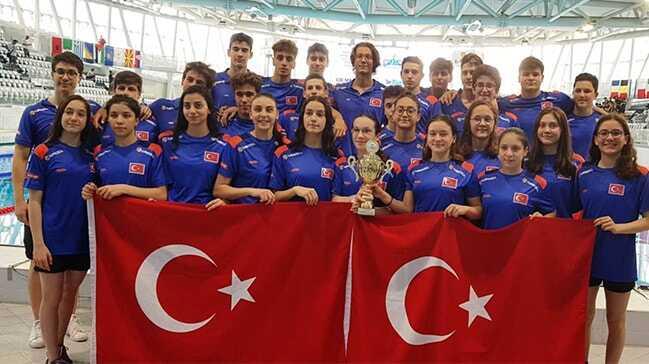 Y�ld�z Y�zme Milli Tak�m� tarihinin en b�y�k ba�ar�s�na imza att�