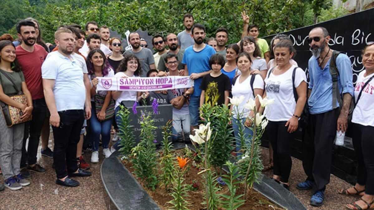 Kazm Koyuncu lmnn 14. ylnda mezar banda anld