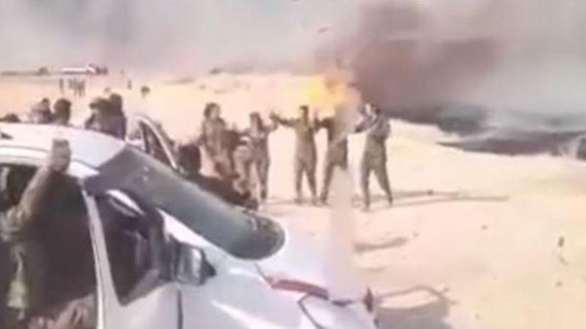 Tarm arazileri yanarken YPG/PKK'l terristler halay ekti