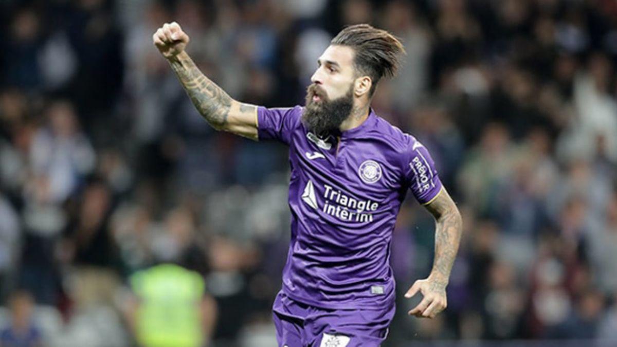 Galatasaray, Jimmy Durmaz ve ener zbayrakl transferlerini bugn aklayacak