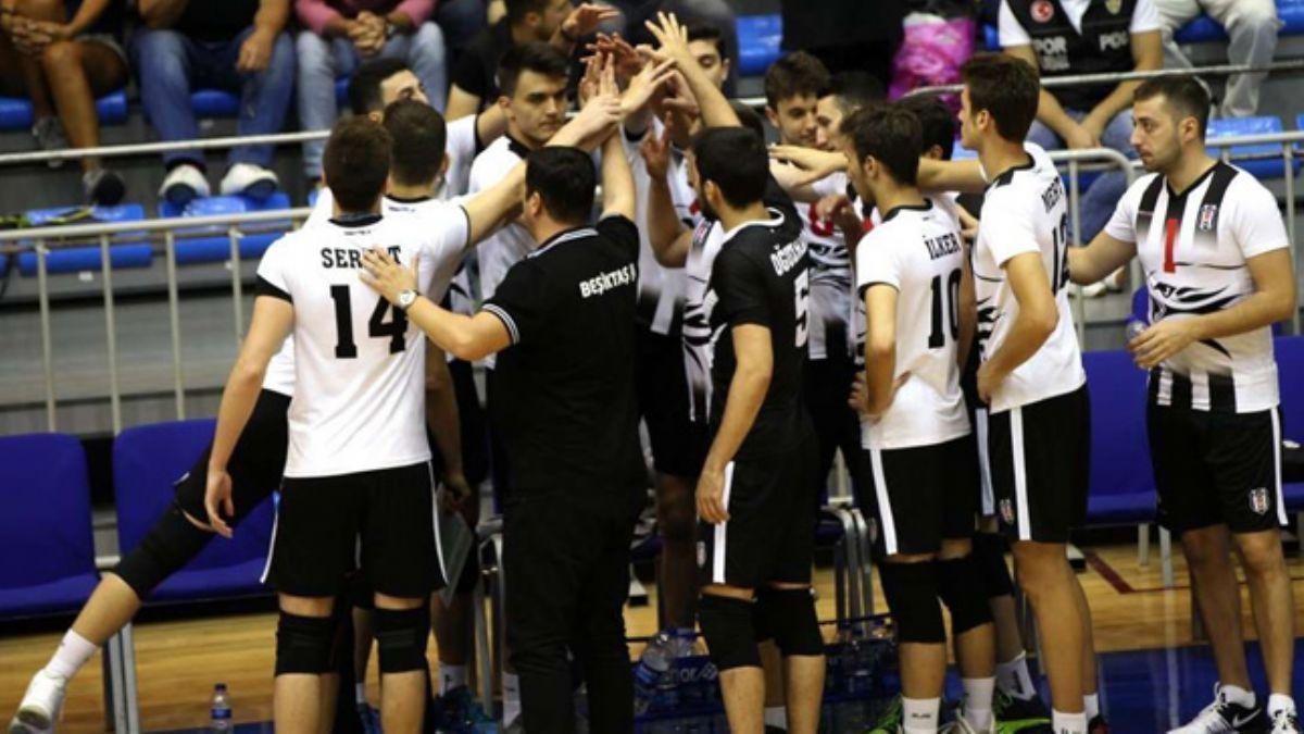 Beikta'ta erkek voleybol takmnn faaliyetleri durduruldu