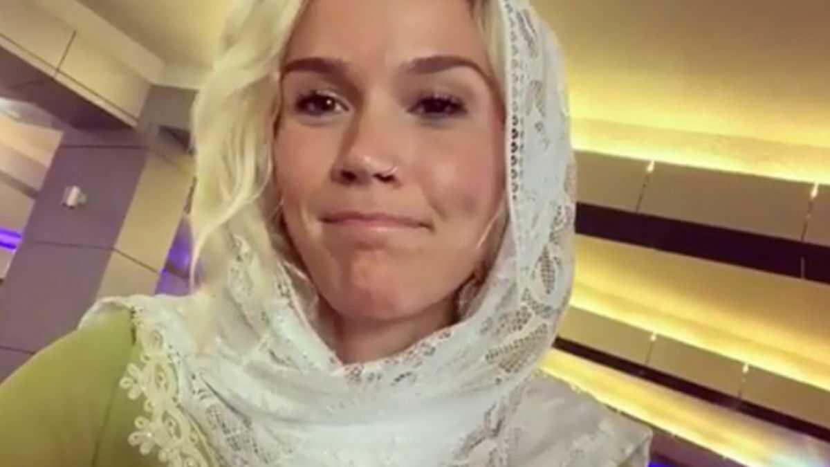 ngiliz sanat Joss Stone, ziyaret iin geldii ran'da lkeye alnmadan snr d edildi