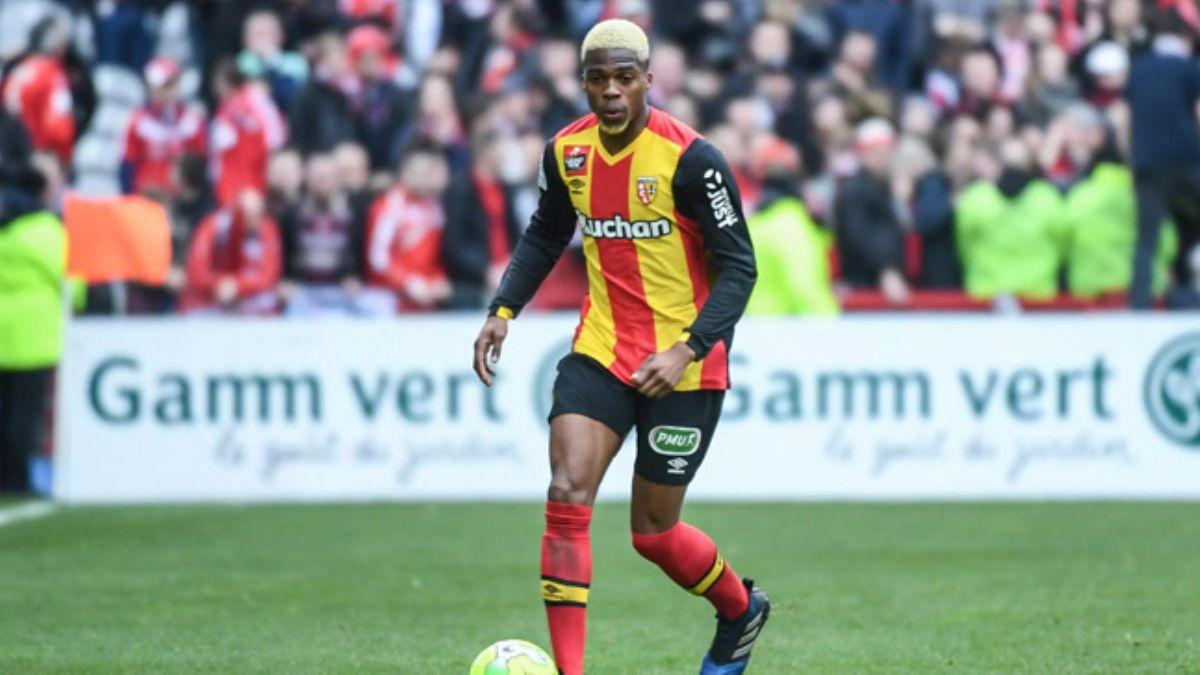 Fenerbahe ve Galatasaray'n Lens'in gen stoperi Jean-Kevin Duverne ile ilgileniyor