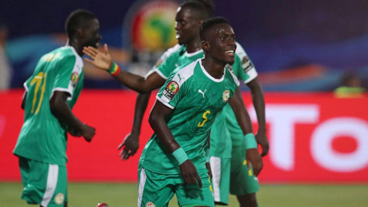 Yar finale ykselen ilk takm Senegal