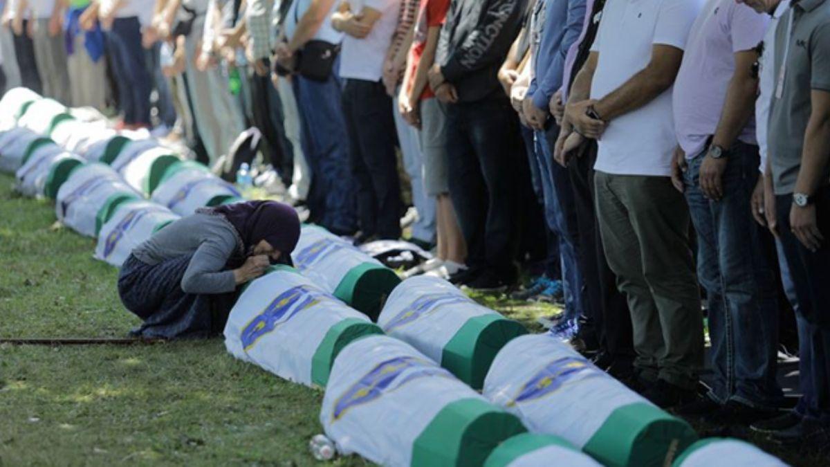 Srebrenitsa soykrmnda katledilen 33 kurban 24 yl sonra topraa verildi
