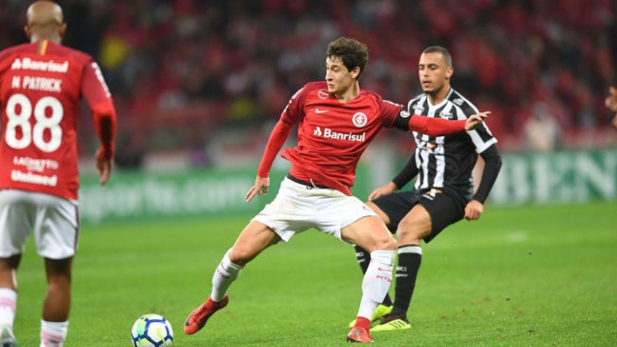 Galatasaray'da Fernando'nun yerine yeni aday: Rodrigo Dourado