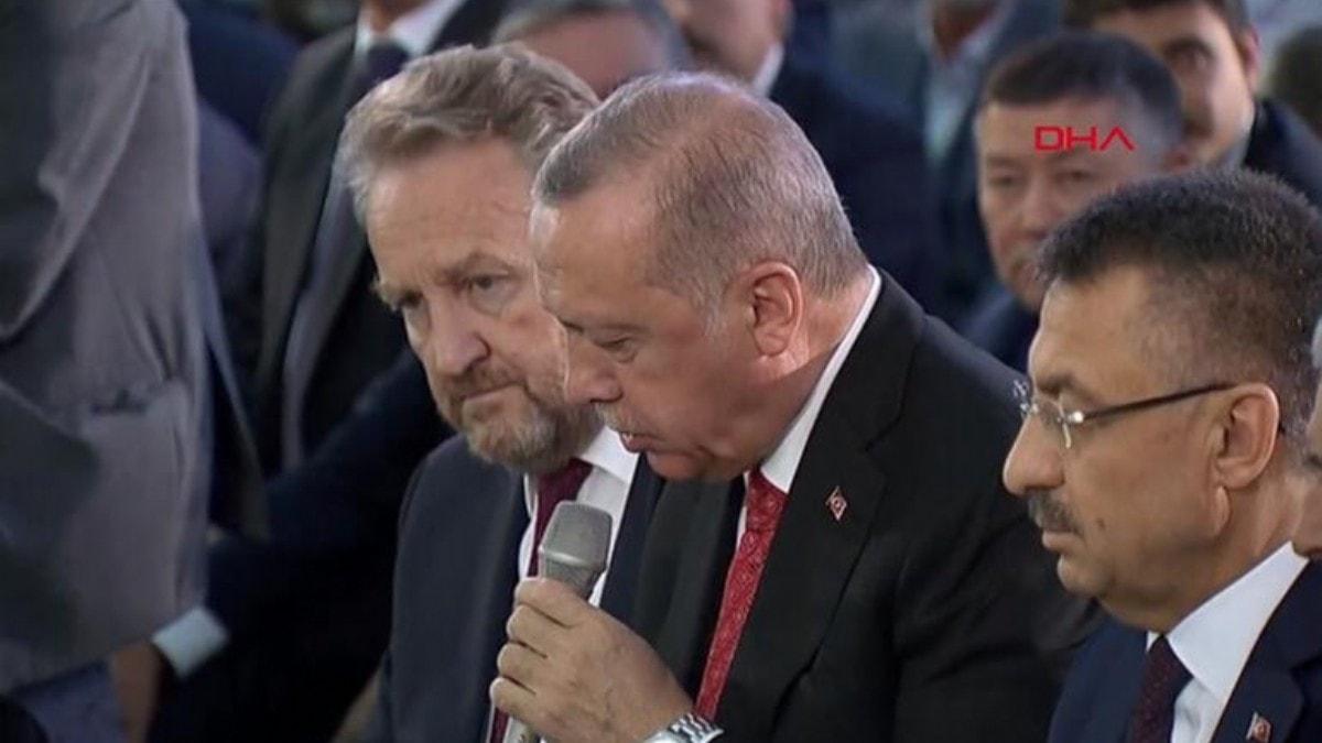 Son dakika... Bakan Erdoan, 15 Temmuz ehitleri iin Kur'an okudu