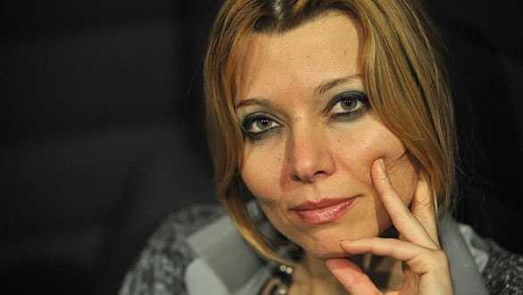 Elif Şafak'tan Türkiye'yi karalama kampanyası! Seçtiği tarihe dikkat