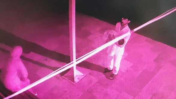 Cami avlusuna bırakılan bebek yaşam mücadelesi veriyor