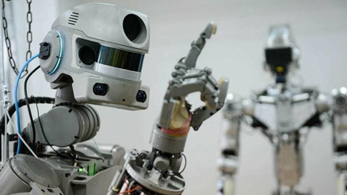 Rusya'nn insans robotu bir buuk hafta uzayda kalacak
