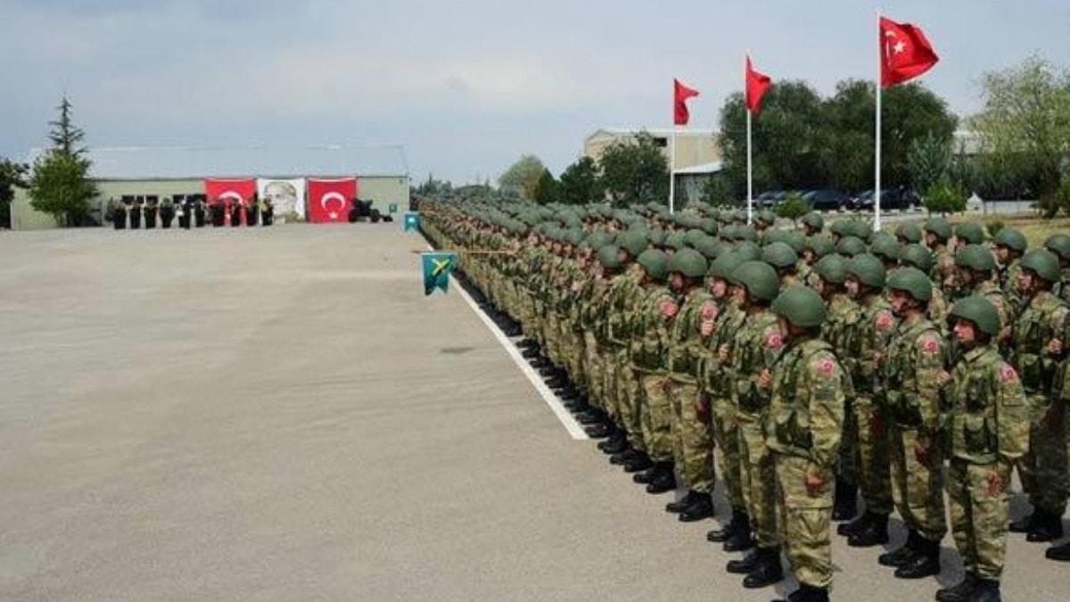 Somali'deki Trk askeri eitim ss 152 mezun verdi