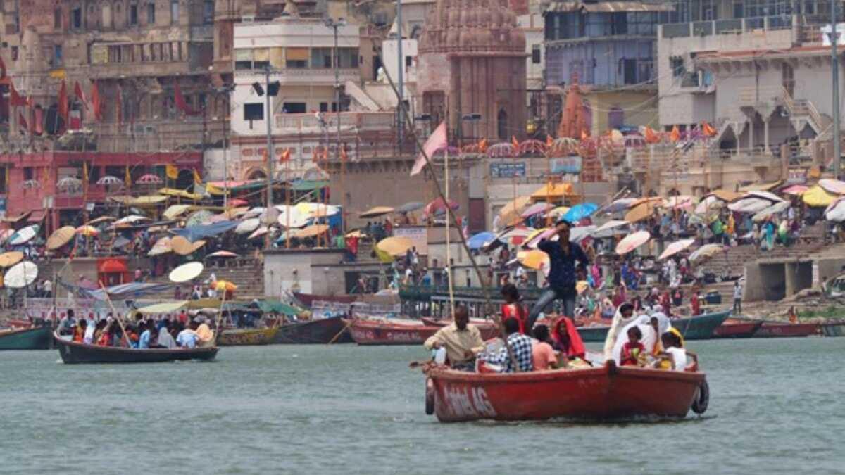 Hindistan'n Varanasi ehrinde binlerce yldr geleneksel l yakma treni dzenleniyor