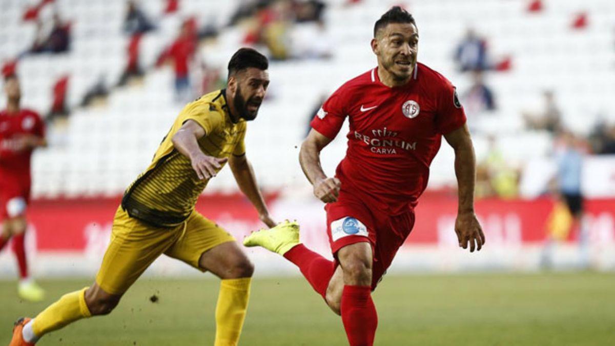 Mevlt Erdin, Galatasaray'a haber yollad