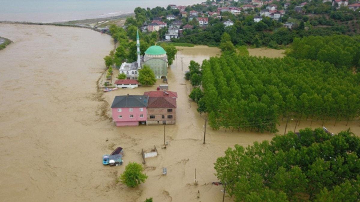 Vali aklad! te Dzce'deki sel felaketinin bilanosu