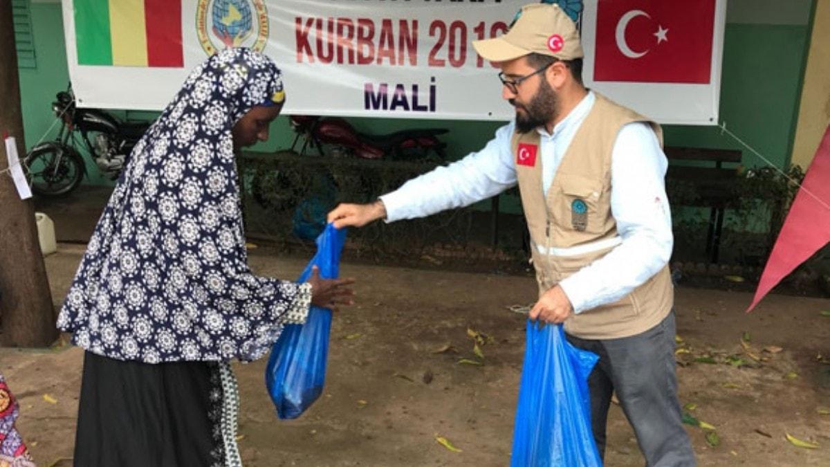 Hdayi Vakf, hayrseverlerin kurbanlarn 40 lkeye ulatracak