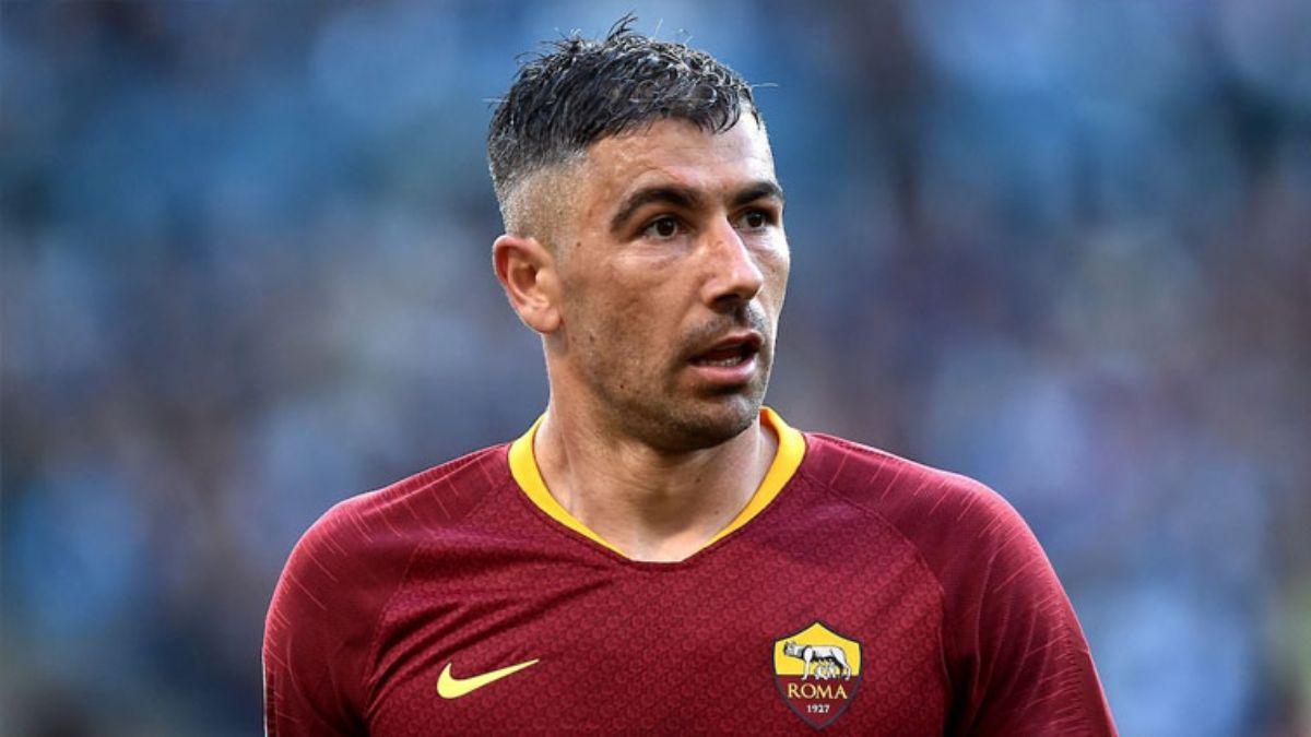 Fenerbaheli taraftarlar heyecanlandran Kolarov paylam