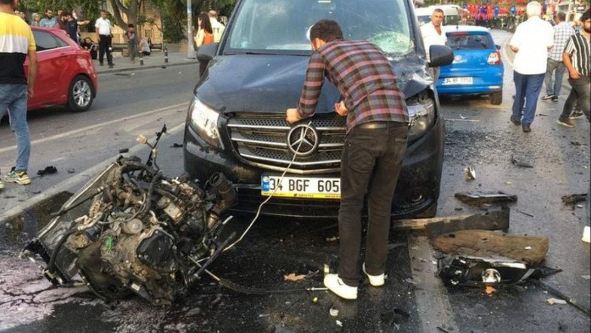 Beikta'ta korkun kaza! Motoru koptu