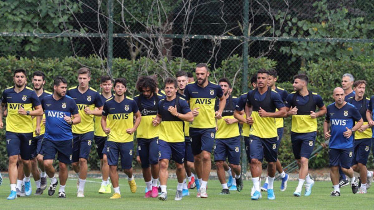 Fenerbahe ampiyonluk iin kadroyu sfrdan kuruyor