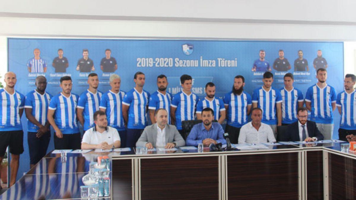 Erzurumspor'da 15 futbolcu iin imza treni