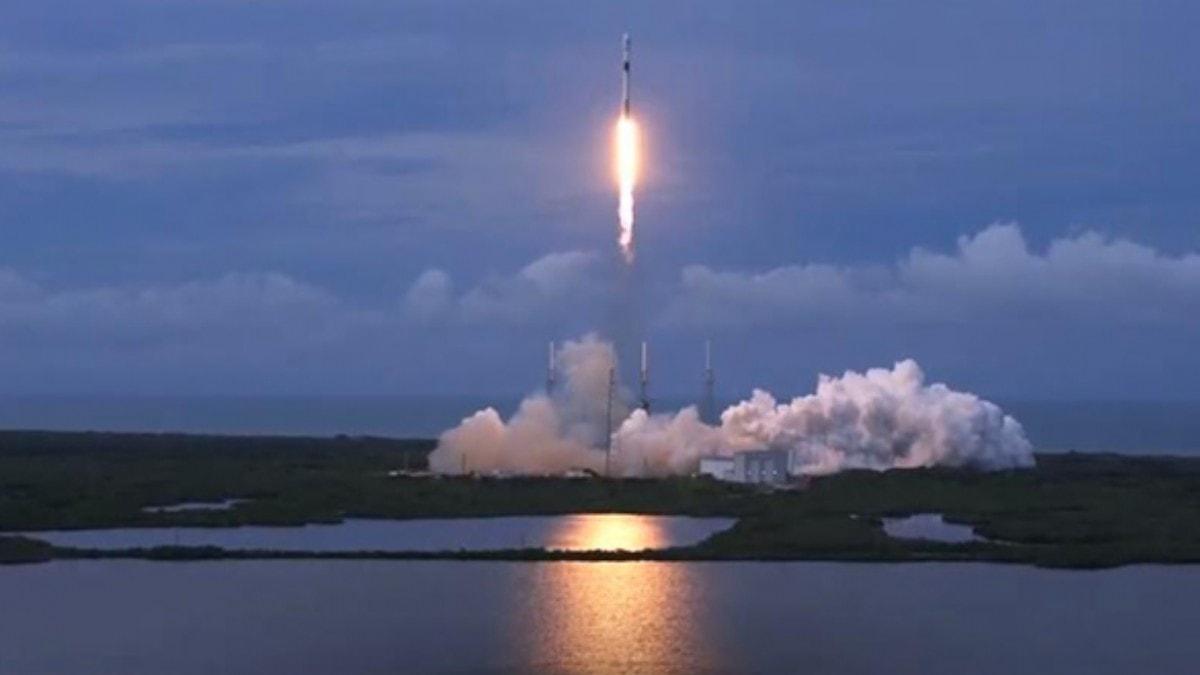 SpaceX, 6 tonluk iletiim uydusunu baaryla frlatt