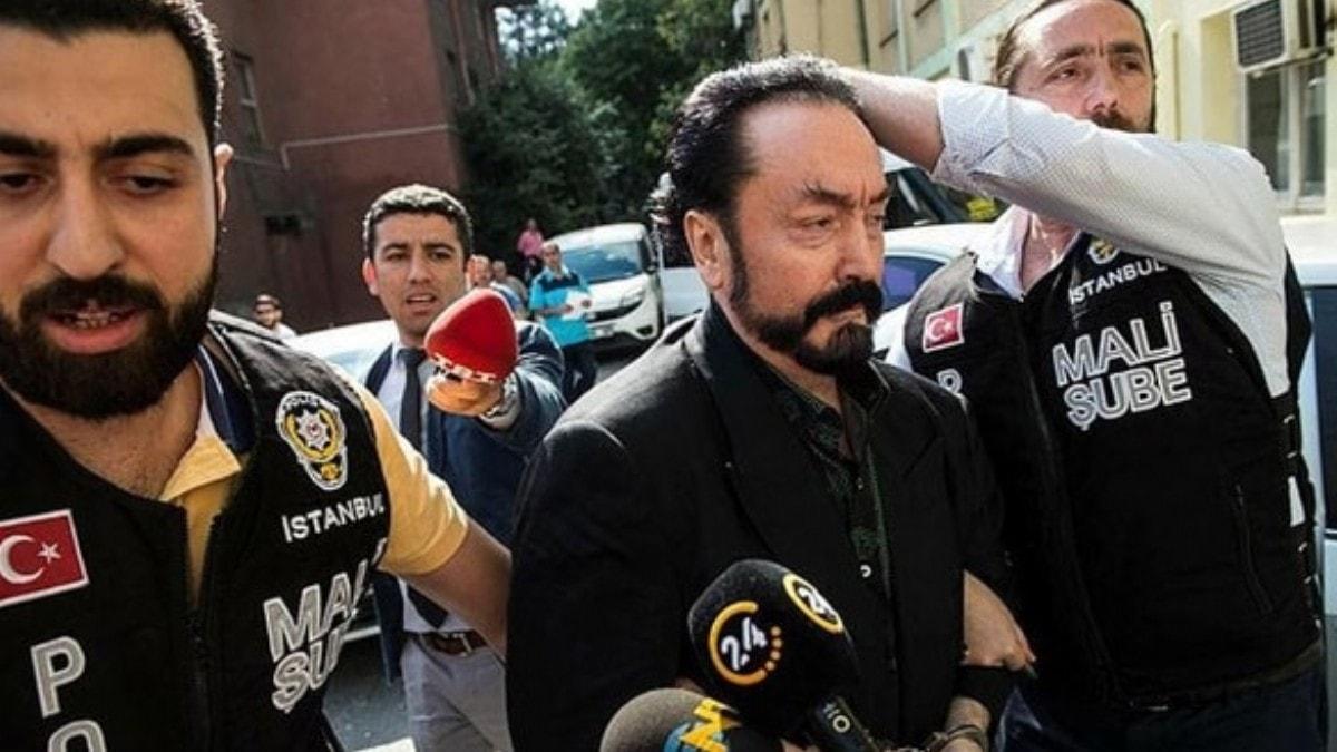 Adnan Oktar'n ifreleri ortaya kt! 'Yemek yiyelim, tatly aldm, geliyorum'