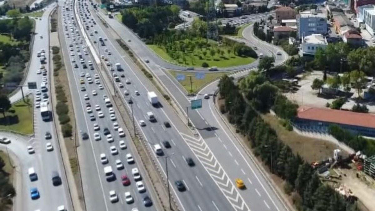 stanbul'da bayram tatili trafii balad! Uzun kuyruklar olutu