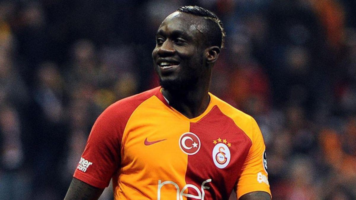 Galatasarayl taraftarlar Diagne'ye ate pskrd: Bu adam bizimle dalga m geiyor!