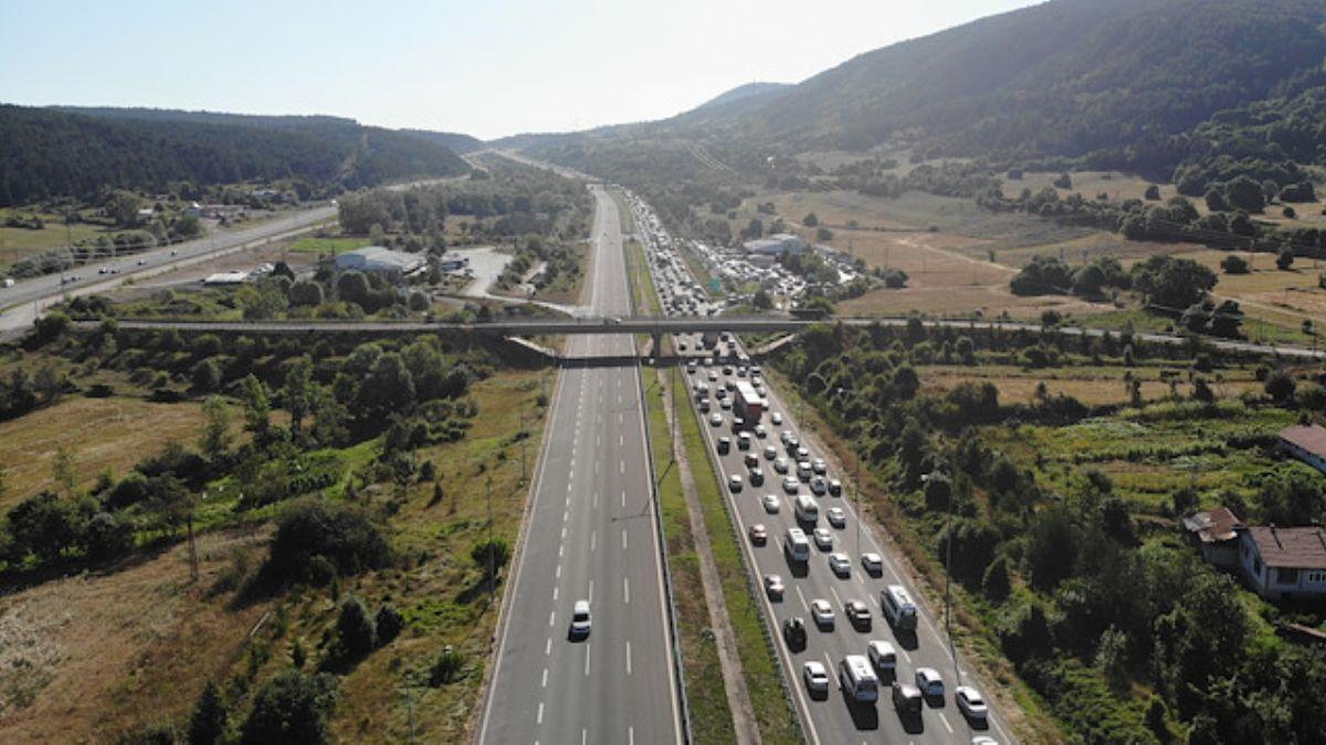 Tatilci younluu! Balant yollar kilitlendi