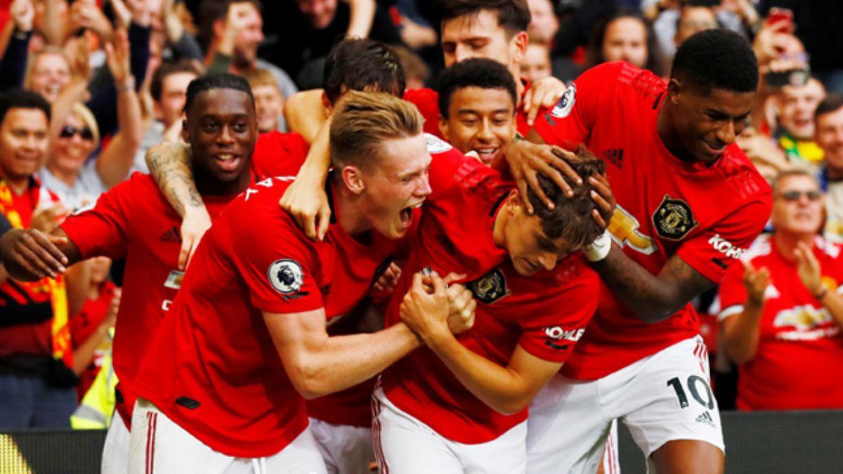 Manchester United, sezonun ilk manda Chelsea'yi 4-0 ile geti