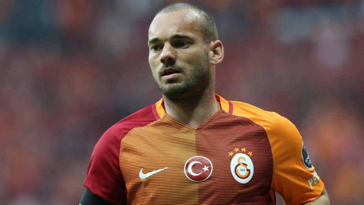 Wesley Sneijder futbolu braktn aklad