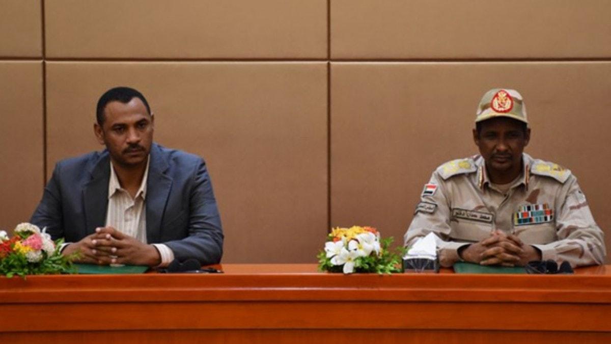 Sudan'da Anayasal Bildiri anlamas imzaland