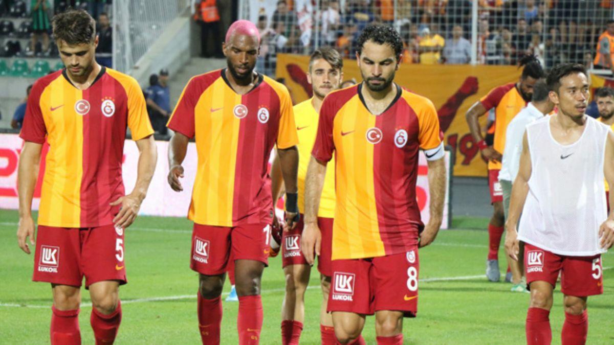 Galatasaray bu hafta iinde srpriz bir stoper transferine imza atabilir