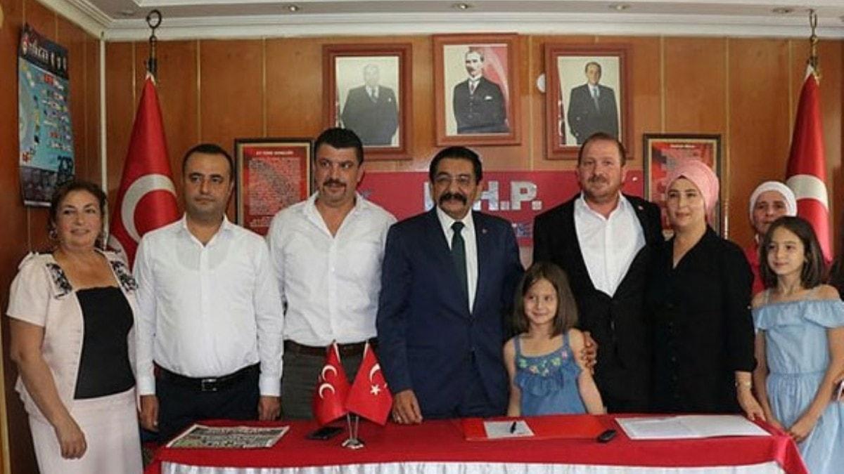 Antalya'da Y Parti'den istifa eden 20 kii MHP'ye geti