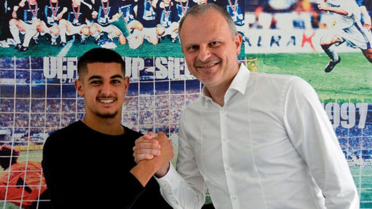 Schalke 04, Levent Mercan ile profesyonel szleme imzalad