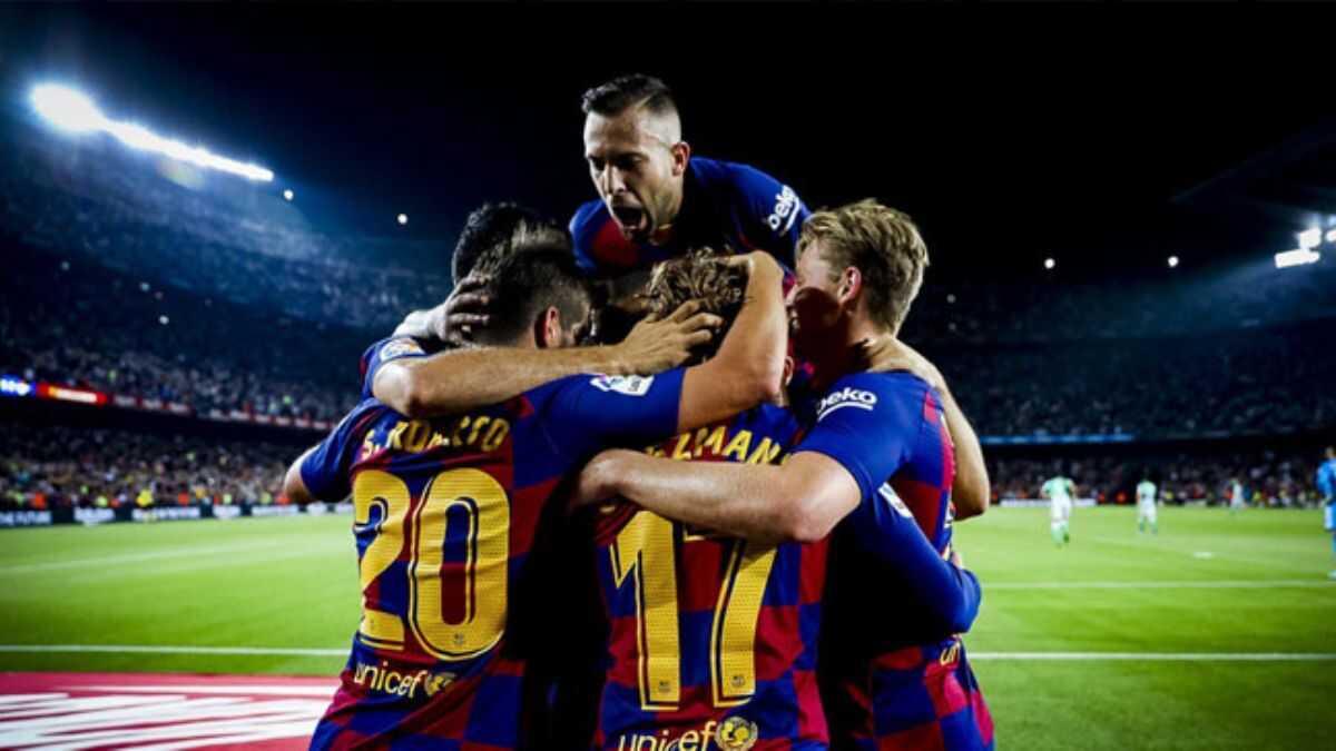 Barcelona'dan Real Betis'e tweet zr