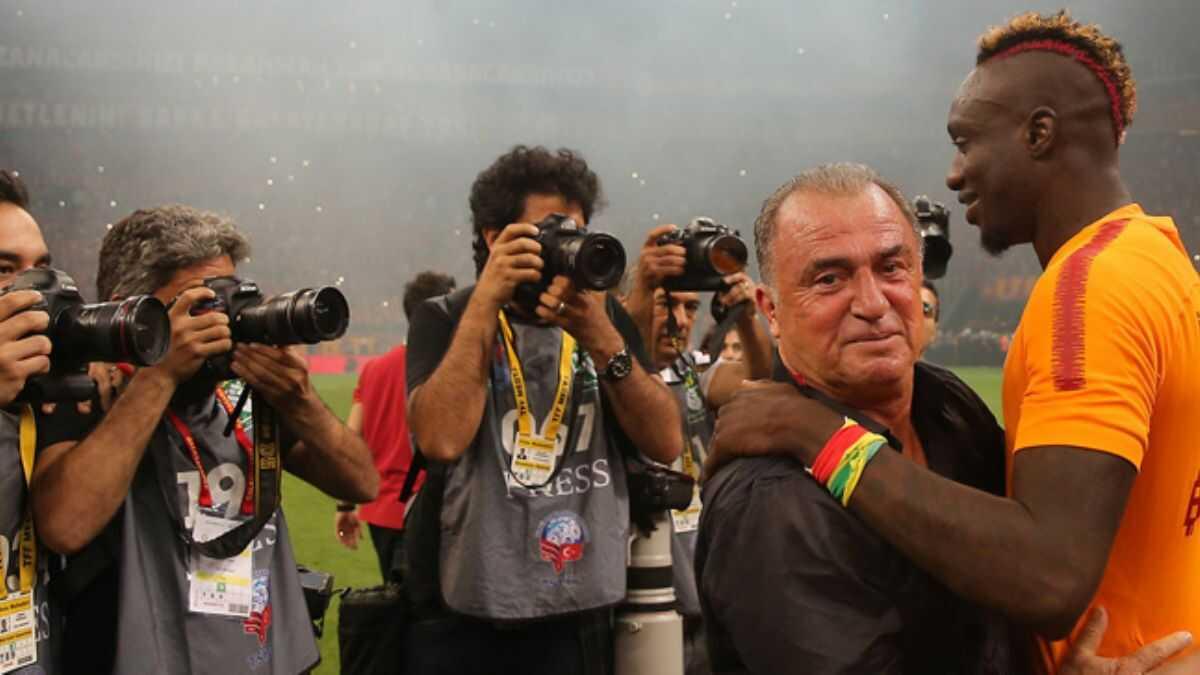 Fatih Terim'den Diagne'ye terapi: Kulaklarn tka ve futbola odaklan, senden memnunum