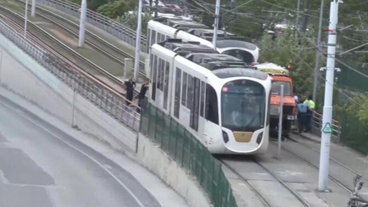 Zeytinburnu'nda tramvay raydan kt! Seferler aksyor