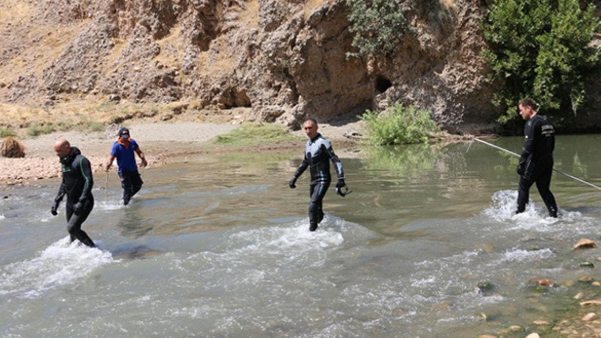 Siirt'te aya giren ocuktan ac haber!