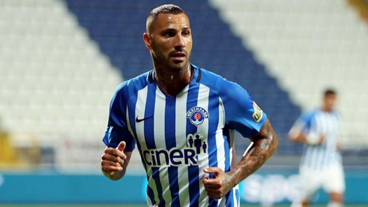 Quaresma, Rizespor ma ncesi Beiktal taraftarlar ikiye bld