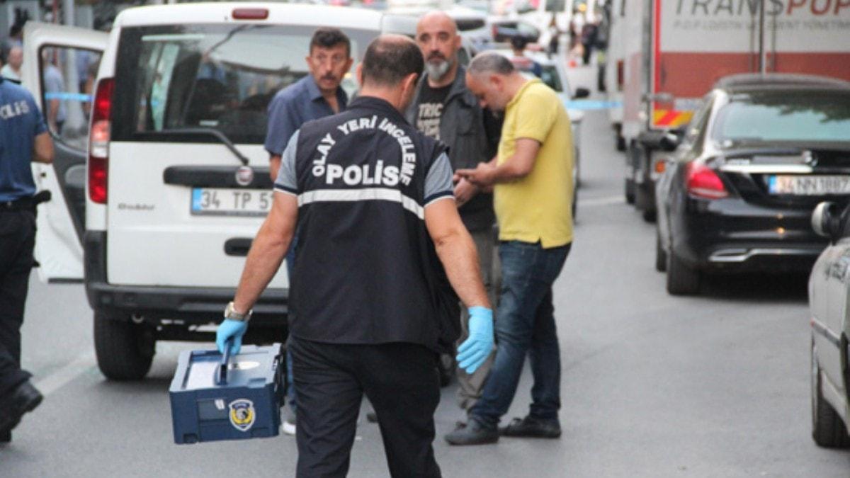 stanbul'da kanl infaz! Arac durdurup kurun yamuruna tuttular