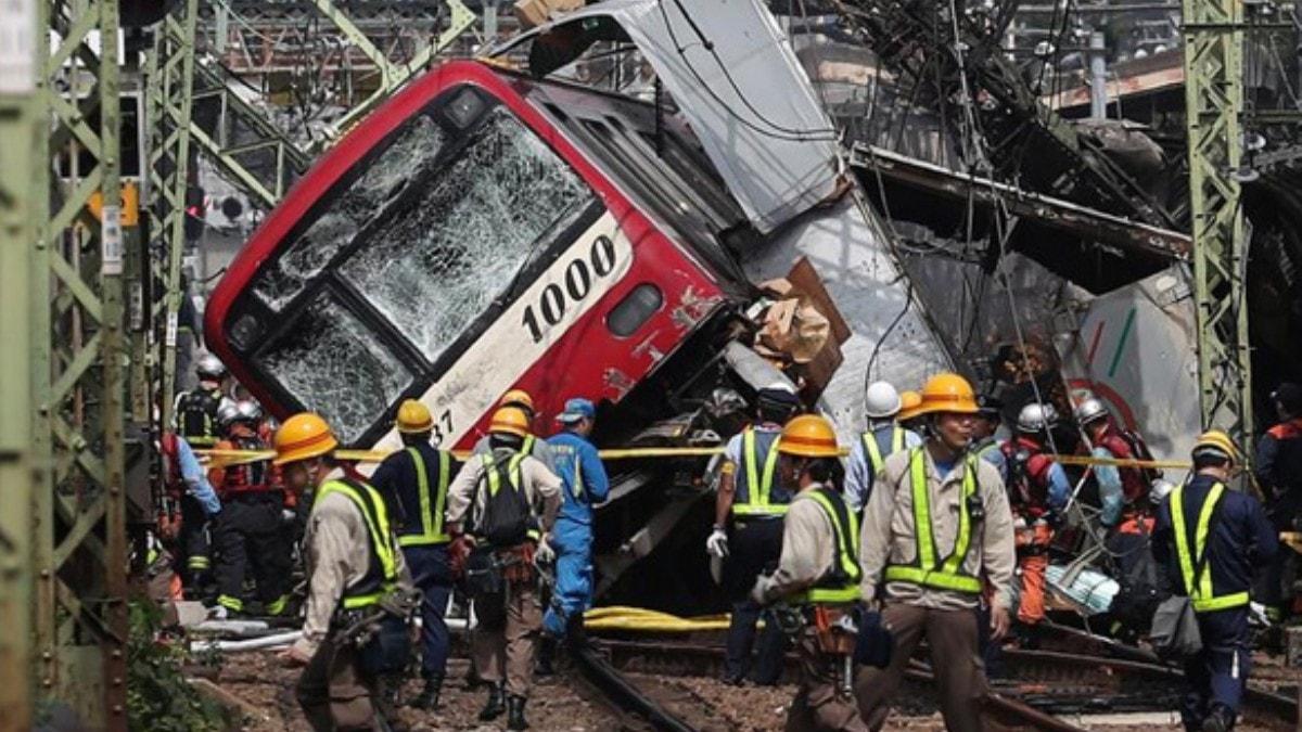 Japonya'da tren kazas: 30 yaral