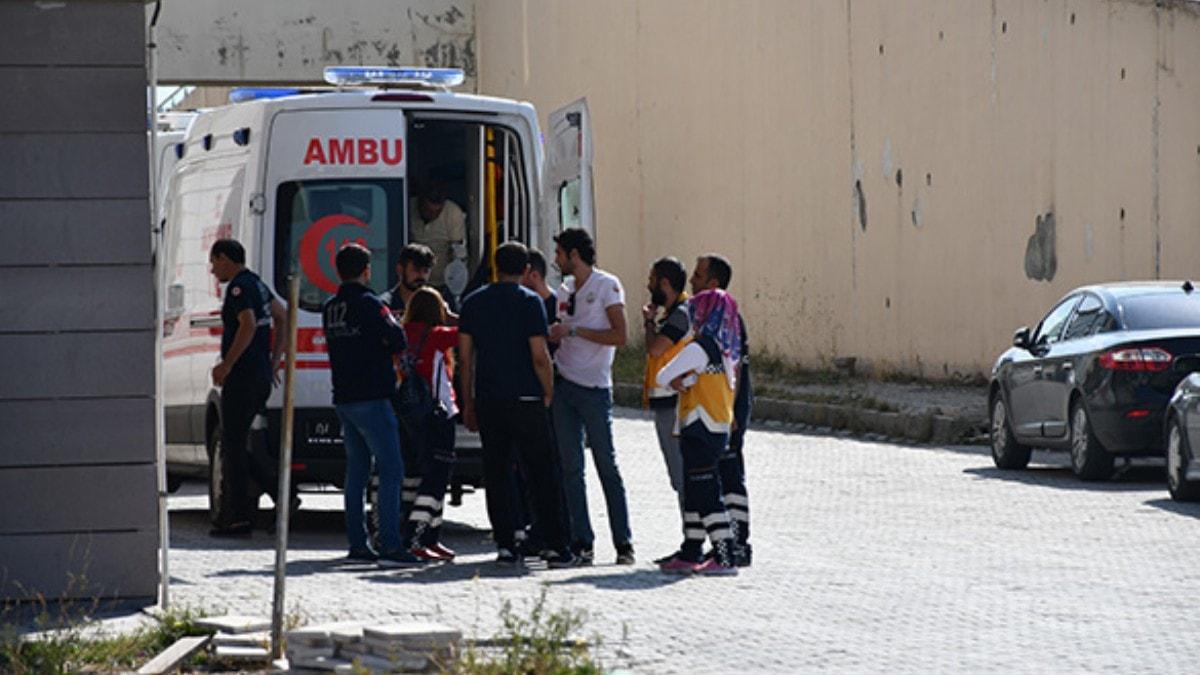 Dzensiz gmenleri tayan minibs devrildi: 2 l, 30 yaral