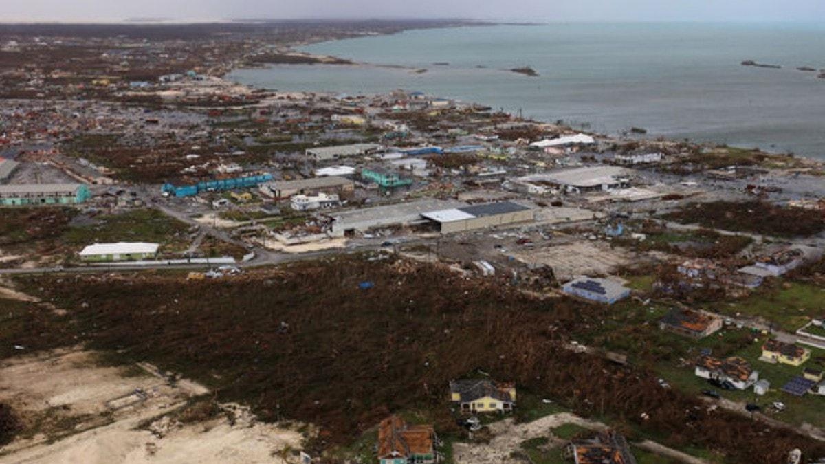 Trump'tan Bahamalar mesaj: Sizinleyiz