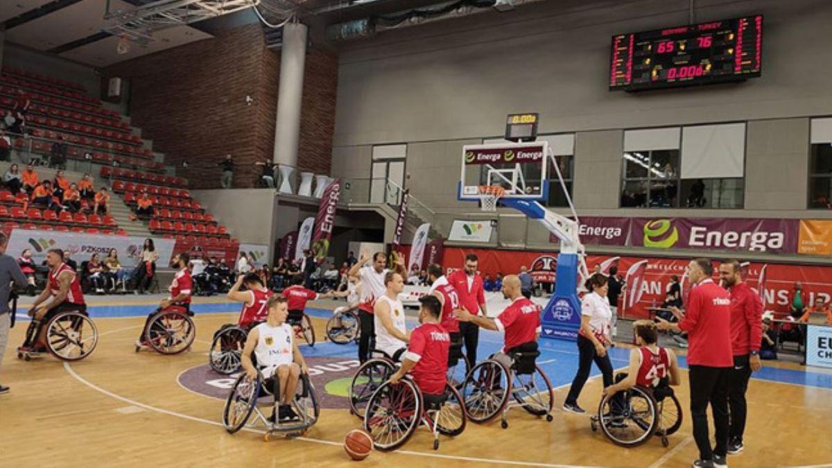 Tekerlekli Sandalye Basketbol Erkek Milli Takm bronz madalyann sahibi oldu